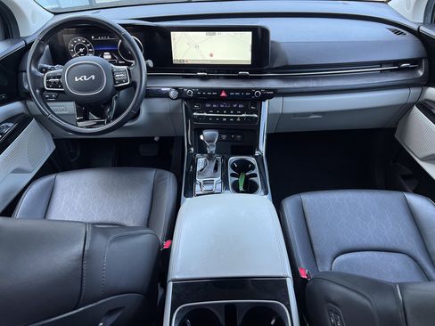 Used 2023 Kia Carnival SX image 35