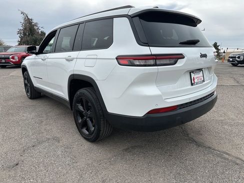 Used 2023 Jeep Grand Cherokee L Laredo image 5