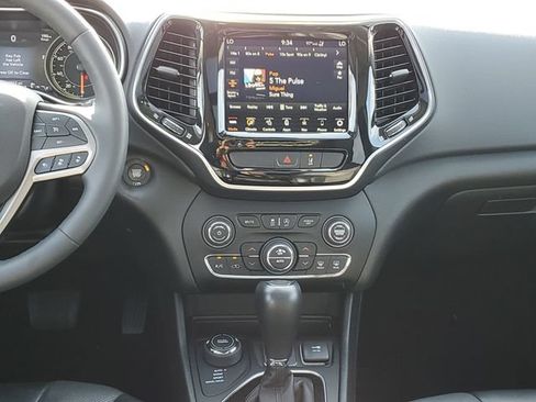 Used 2022 Jeep Cherokee Limited w/ Elite Package AWD/4WD image 30