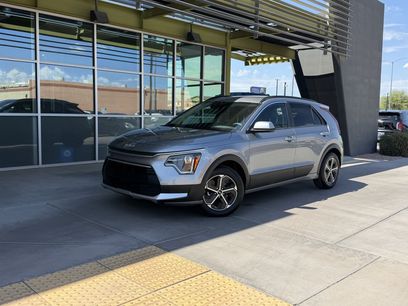 Used 2025 Kia Niro LX