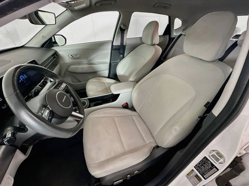 Used 2025 Hyundai Kona SEL FWD image 13