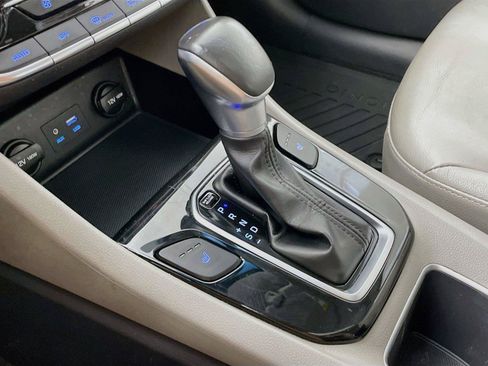 Used 2017 Hyundai Ioniq Limited FWD image 19