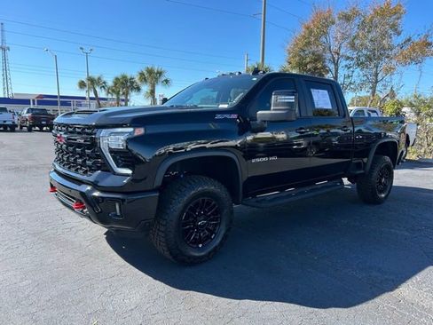 Certified 2025 Chevrolet Silverado 2500 ZR2 image 3