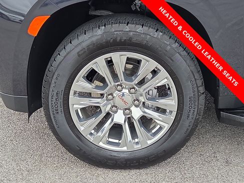 Used 2024 GMC Yukon Denali w/ LPO, Floor Liner Package image 7