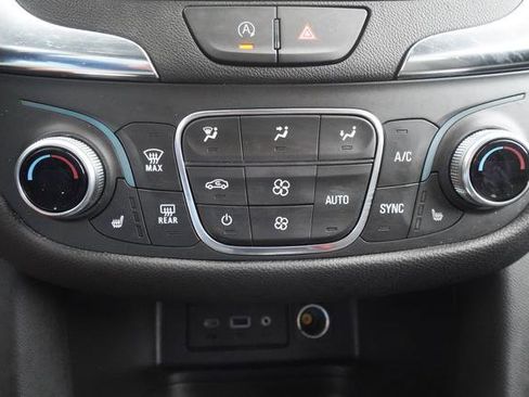 Used 2024 Chevrolet Equinox LT w/ LPO, Floor Liner Package FWD image 21