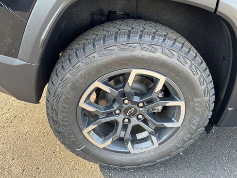 New 2026 Chevrolet Equinox ACTIV FWD image 5
