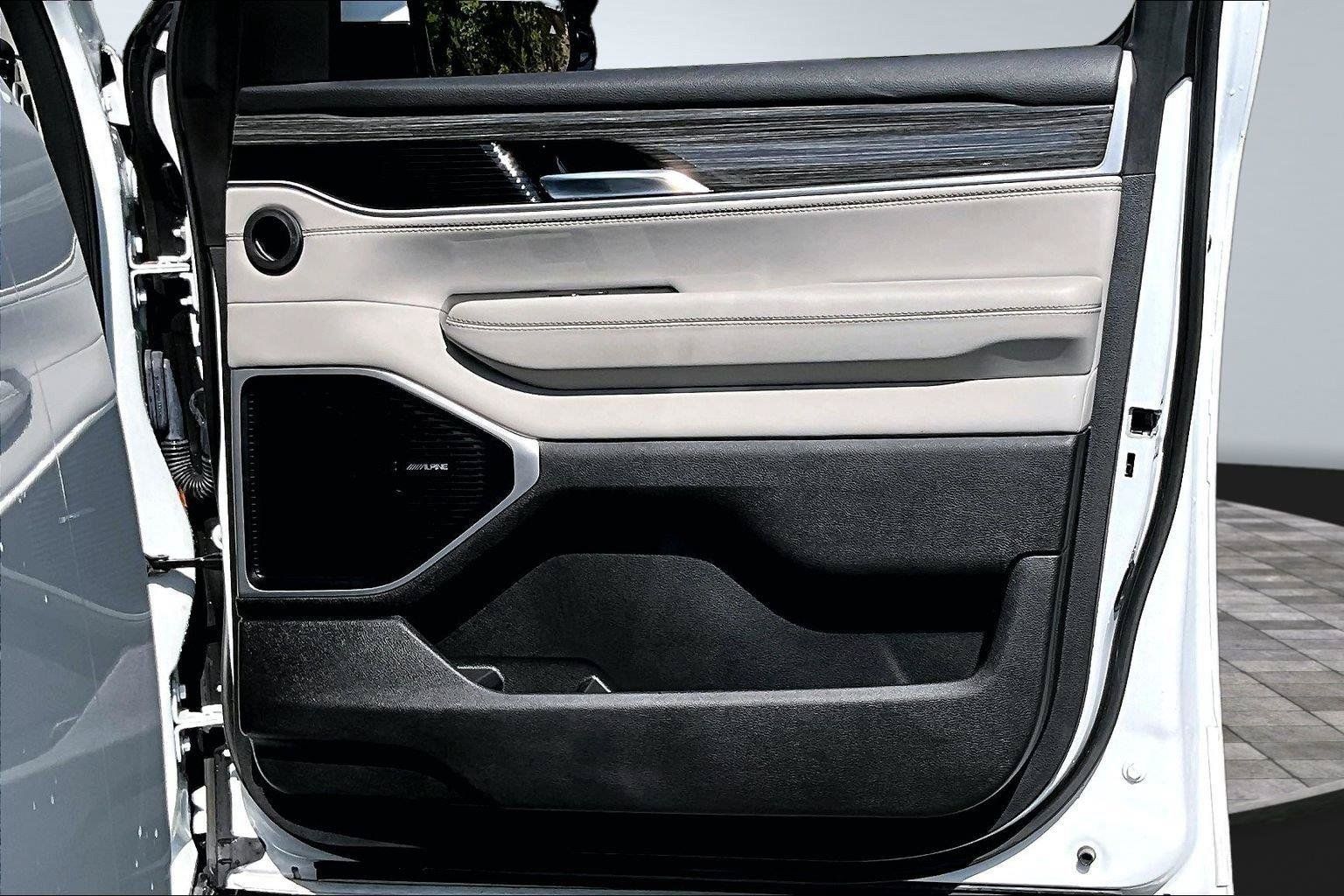 Certified 2022 Jeep Wagoneer Series II AWD/4WD image 24