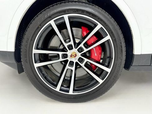 Certified 2026 Porsche Cayenne S AWD/4WD image 32