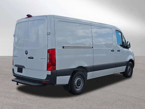 Used 2025 Mercedes-Benz Sprinter 2500 image 3