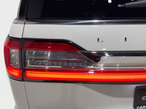 Used 2020 Lincoln Navigator Reserve w/ Equipment Group 208A Reserve image 24