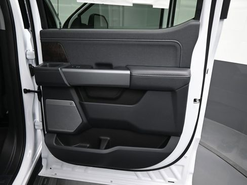 New 2026 Ford F250 Lariat w/ Black Appearance Package image 19