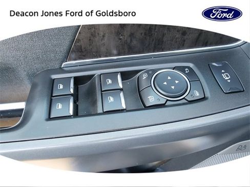 Used 2023 Ford F250 Lariat w/ Tremor Off-Road Package image 18