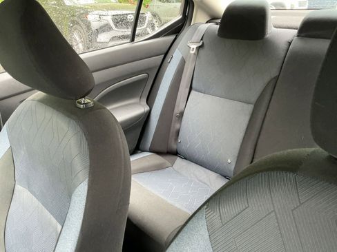 Used 2025 Nissan Versa SV FWD image 34