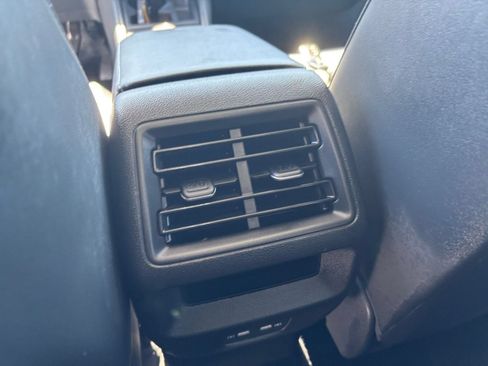 Used 2026 Volkswagen Tiguan SE FWD image 24