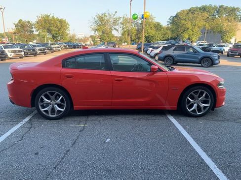 Used 2016 Dodge Charger R/T w/ Plus Group RWD image 4