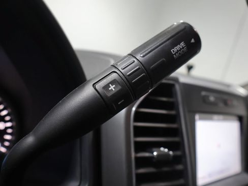 Used 2019 Ford F150 XLT w/ Equipment Group 302A Luxury AWD/4WD image 38