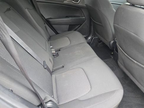 Used 2023 Kia Sportage LX AWD/4WD image 10