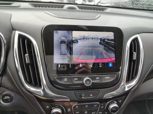 Used 2023 Chevrolet Equinox Premier AWD/4WD image 16