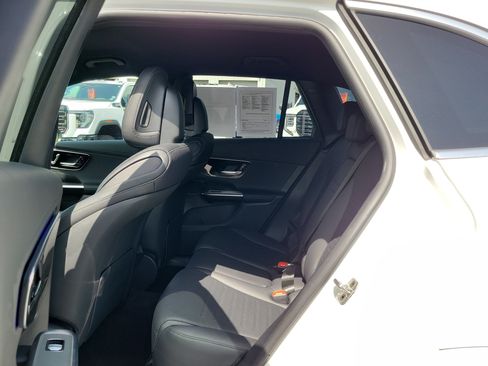 Used 2025 Mercedes-Benz GLC 350e 4MATIC image 13