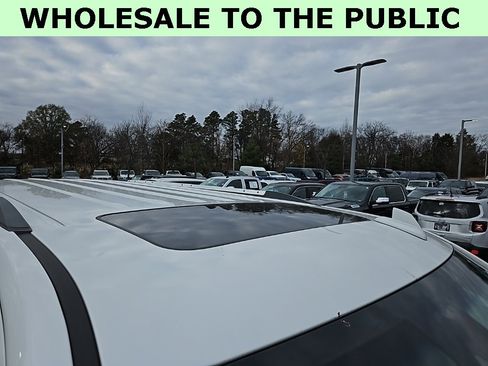 Used 2016 Chevrolet Suburban LTZ image 9