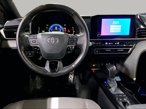 Used 2025 Toyota Camry SE w/ Convenience Package AWD/4WD image 6