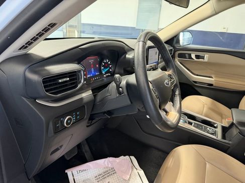 Used 2024 Ford Explorer XLT w/ Equipment Group 202A image 13