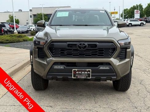 Used 2025 Toyota Tacoma TRD Off-Road w/ TRD Off Road Upgrade Package AWD/4WD image 8