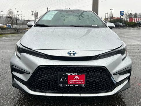 Certified 2024 Toyota Corolla SE w/ SE Package image 2