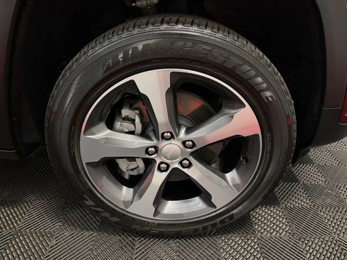 Used 2023 Jeep Grand Cherokee 4WD 4xe w/ Luxury Tech Group II image 19