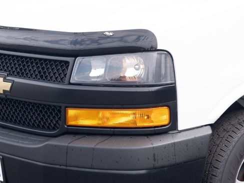 Used 2020 Chevrolet Express 3500 RWD image 11
