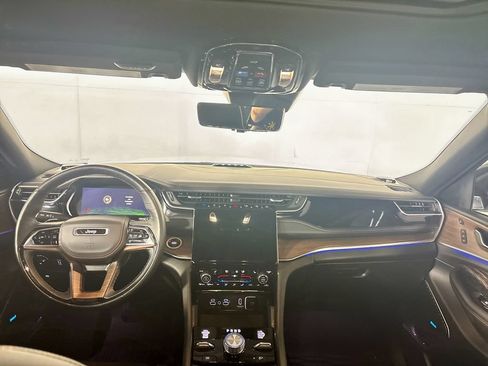 Certified 2022 Jeep Grand Cherokee Summit w/ Advanced Protech Group IV AWD/4WD image 13