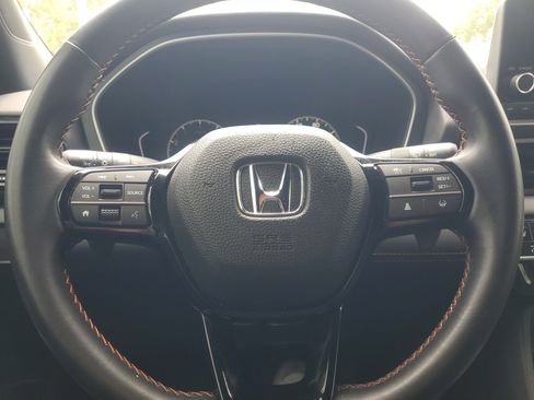 Used 2025 Honda Pilot Sport image 21