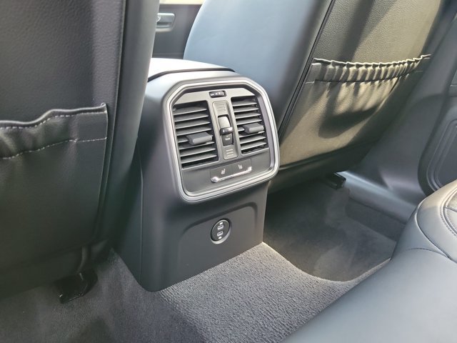 Certified 2026 Porsche Macan Turbo AWD/4WD image 18