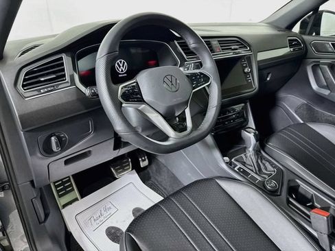 Used 2024 Volkswagen Tiguan SE R-Line AWD/4WD image 9