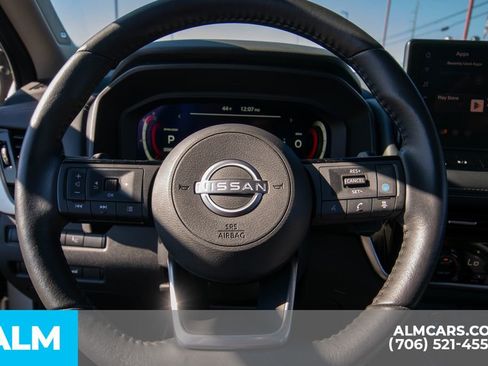 Used 2024 Nissan Rogue Platinum w/ Platinum Premium Package image 24