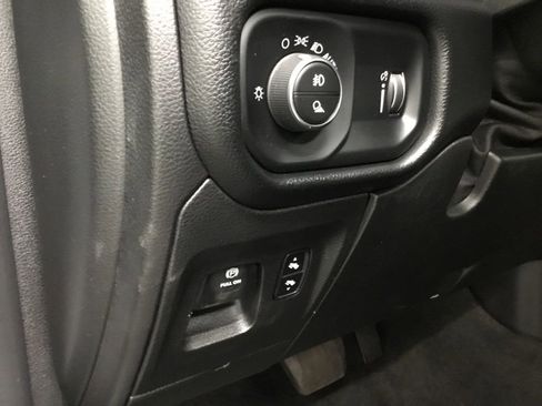 Used 2020 RAM 1500 Sport w/ Leather & Sound Group AWD/4WD image 10
