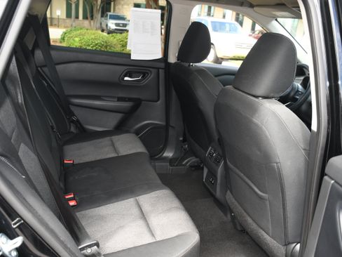 Used 2024 Nissan Rogue SV AWD/4WD image 17