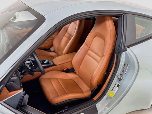 Used 2025 Porsche 911 Carrera RWD image 14