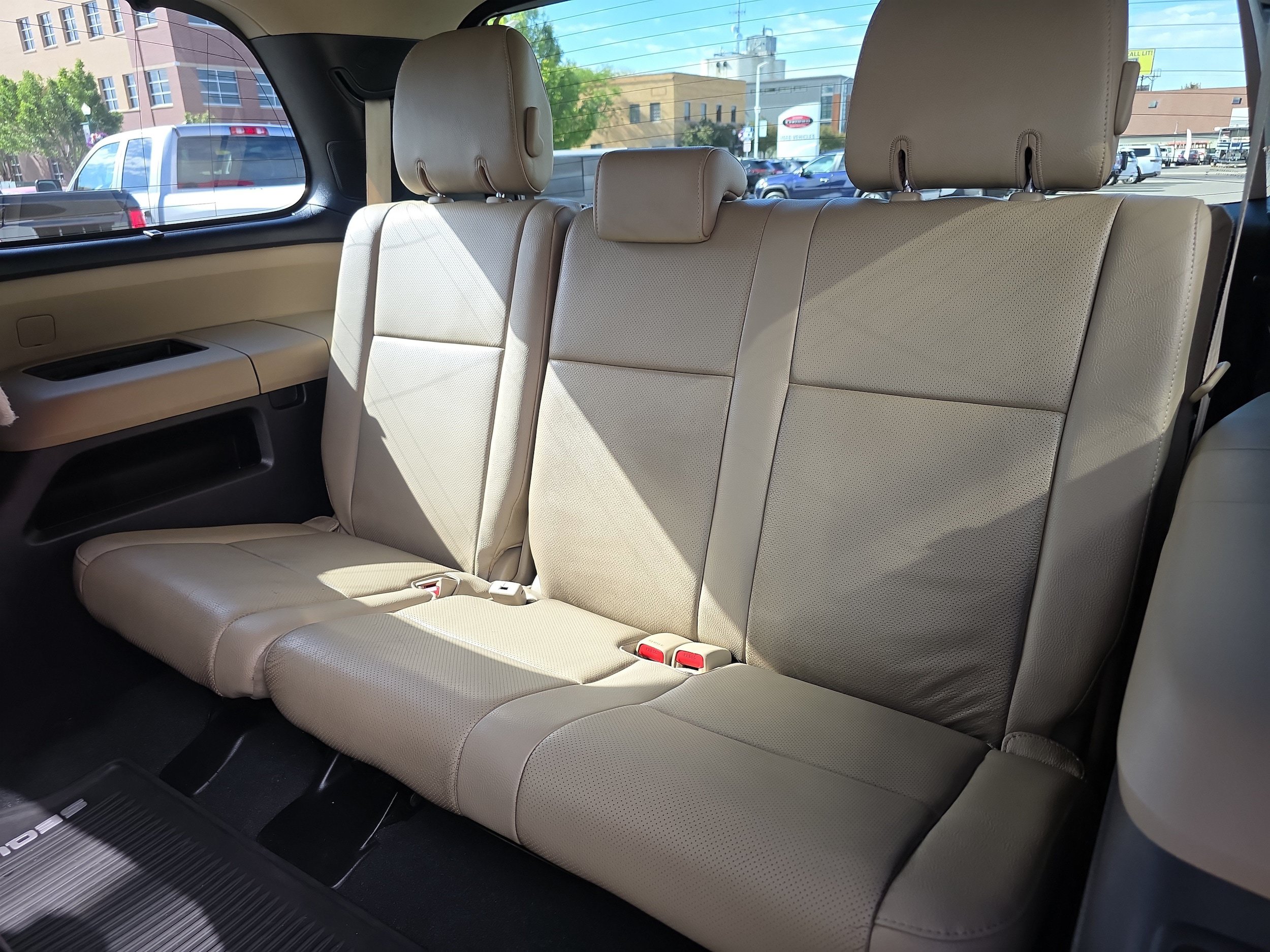Used 2019 Toyota Sequoia Platinum w/ Carpet Mat Package (TMS) AWD/4WD image 20