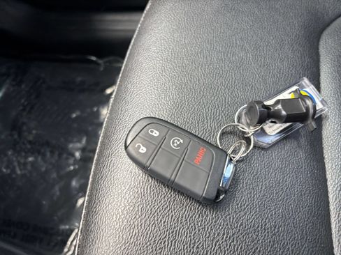 Used 2025 Jeep Compass Limited AWD/4WD image 23