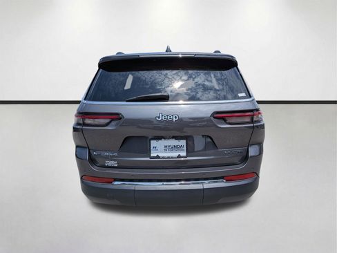 Used 2022 Jeep Grand Cherokee L Limited AWD/4WD image 5