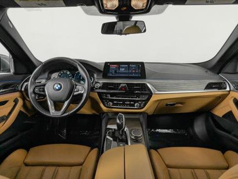 Used 2018 BMW 530e RWD image 26