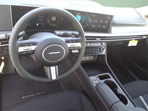 Certified 2025 Hyundai Sonata SEL image 10