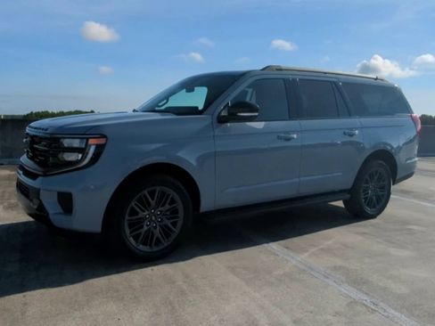 New 2026 Ford Expedition Max Platinum w/ Stealth Appearance Package AWD/4WD image 13