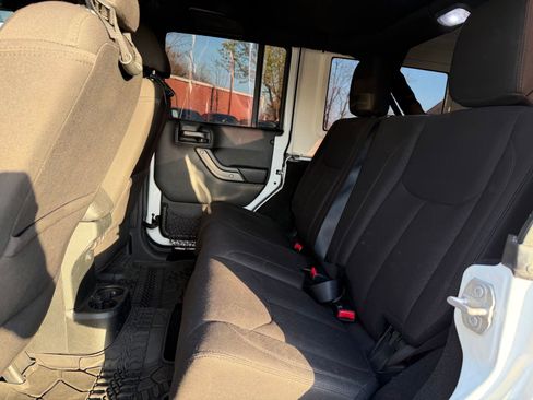 Used 2017 Jeep Wrangler Unlimited Sport w/ Quick Order Package 23S AWD/4WD image 14