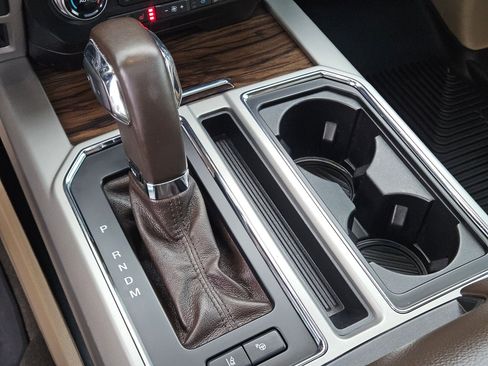 Used 2019 Ford F150 Lariat w/ Equipment Group 502A Luxury image 29