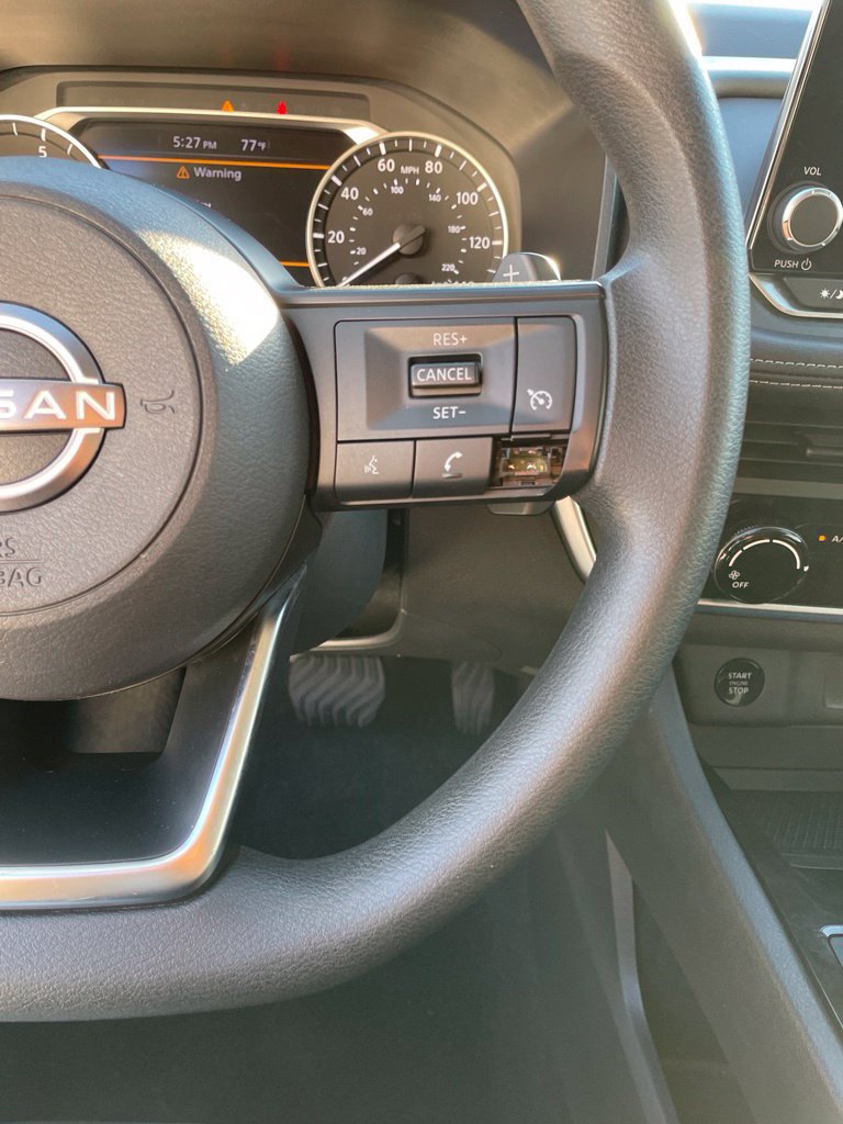 Used 2024 Nissan Rogue S FWD image 14