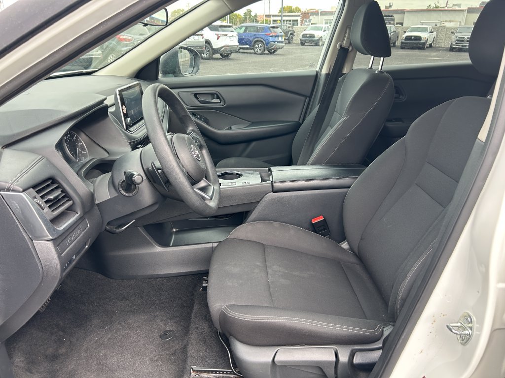 Used 2024 Nissan Rogue S FWD image 24