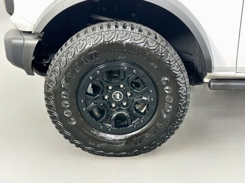 Used 2023 Ford Bronco Wildtrak AWD/4WD image 36