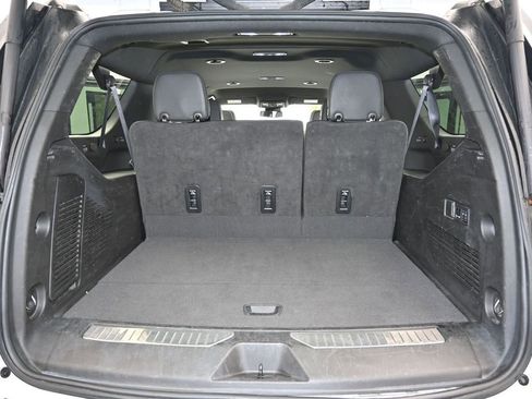 Used 2023 Chevrolet Suburban Premier image 10
